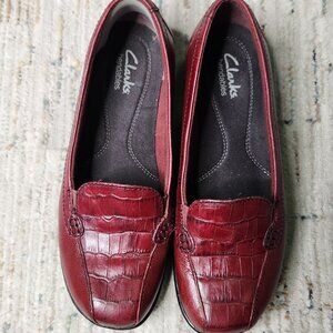 Clarks Bendables Women's Bayou Croc Print Slip On Shoes, Size 6W